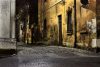 Vlies Fotótapéta - Dark alley at night - 375x250 cm