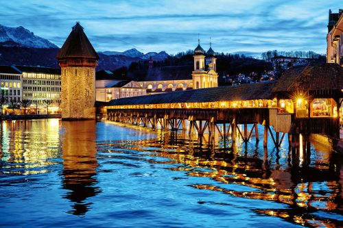 Vlies Fotótapéta - Chapel bridge in the Old town - 375x250 cm