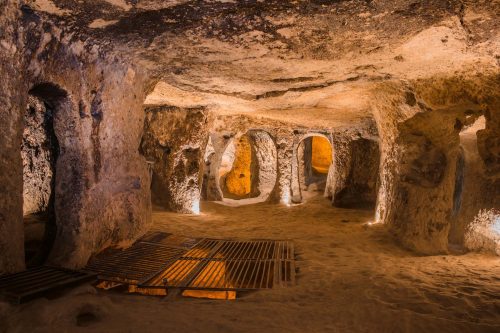 Vlies Fotótapéta - Underground cave city  - 375x250 cm