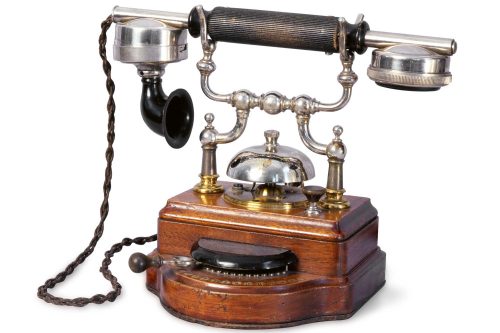 Vlies Fotótapéta - Old-Fashioned Telephone - 375x250 cm