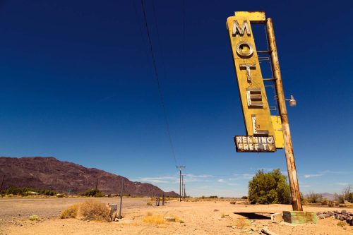 Vlies Fotótapéta - Vintage Motel Sign - 375x250 cm