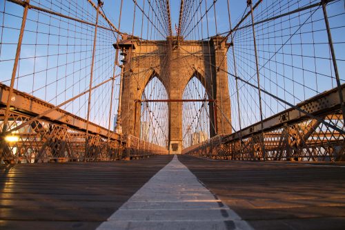 Vlies Fotótapéta - Brooklyn Bridge at Sunrise - 375x250 cm