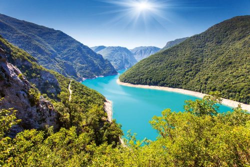 Vlies Fotótapéta - Piva canyon lake - 375x250 cm