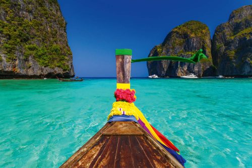 Vlies Fotótapéta - Boat in Maya bay - 375x250 cm