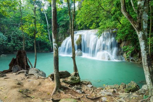 Vlies Fotótapéta - Erawan tropical waterfalls - 375x250 cm